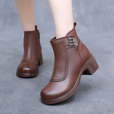 真皮短靴25秋冬女鞋新款粗跟马丁靴复古防滑软底靴保暖妈妈棉鞋女