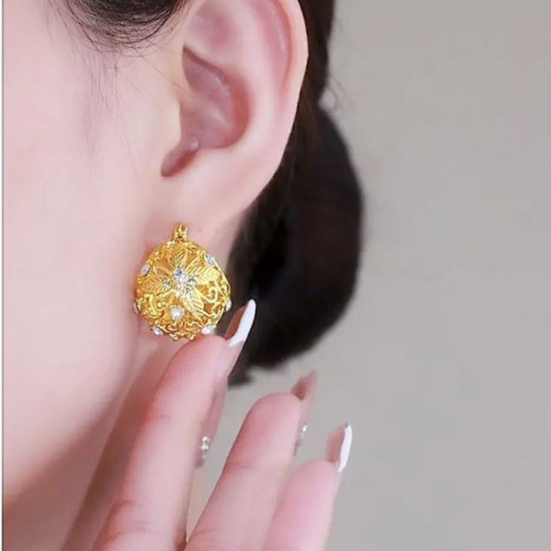 精致镂空镶钻耳环高级设计感个性金属耳扣小众轻奢气质名媛耳坠女送女朋友老婆情人节七夕生日礼物