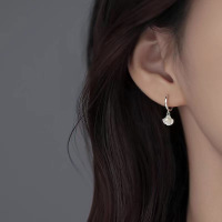 s925银针贝壳珍珠耳扣女精致小巧设计感通勤百搭耳环小众高级耳饰