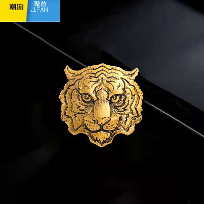 聚范虎头胸针新品男士霸气老虎猛兽动物别针胸花西服高校徽章领针小众