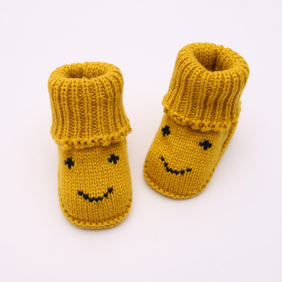 婴儿鞋毛线宝宝手工新生儿编织鞋男女0-6个月软底室内步前鞋成品1