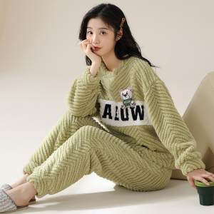啄木鸟新款珊瑚绒睡衣女加绒加厚冬季休闲家居服保暖套装女可外穿