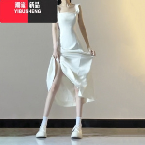 YIBUSHENG白色方领吊带无袖连衣裙女季法式小众设计气质温柔收腰绑带长裙