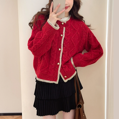 [3件8.5折127.4元,叠加优惠券]唐狮复古节日感撞色边设计圆领开衫女新款秋冬季红色毛衣qd