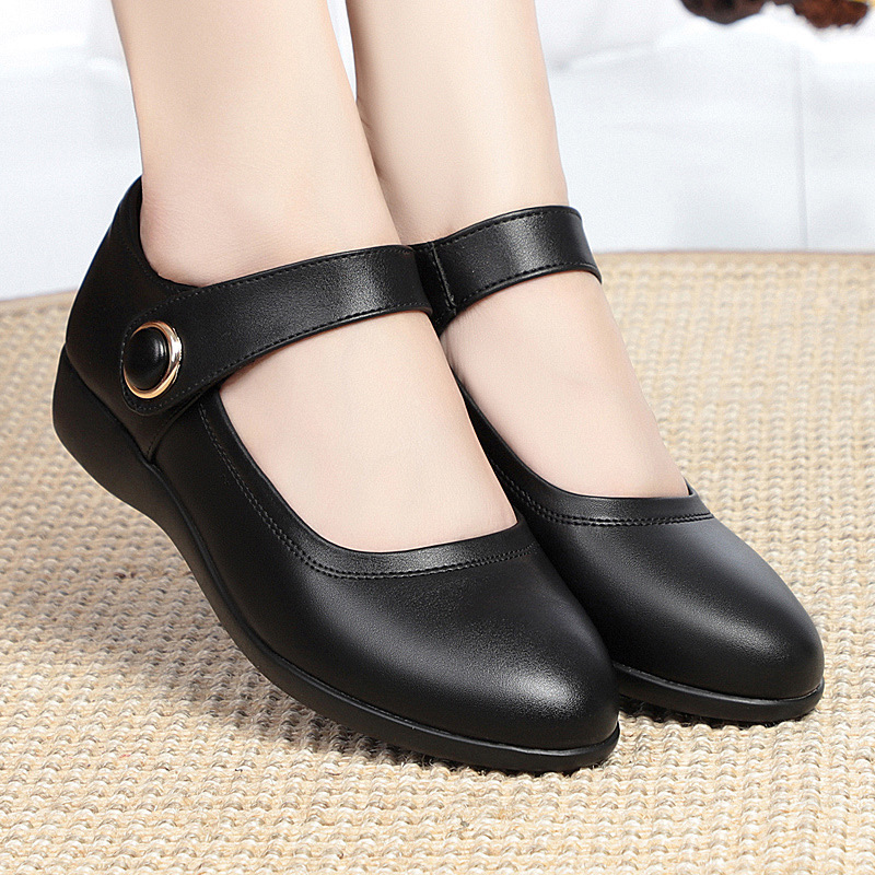 妈妈鞋软底软面女舒适春夏款老人鞋平底平跟中年中老年一字扣单鞋
