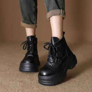 头层牛皮马丁靴女复古英伦风秋冬新款显瘦不累脚短靴百搭厚底