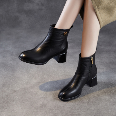 真皮妈妈鞋子加绒短靴女靴子皮鞋新款秋冬季粗跟高跟鞋马丁靴