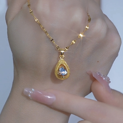 钛钢金色榴莲水滴锁骨链女短款小众设计感网红百搭项链配饰颈链潮送女朋友老婆情人节七夕生日礼物