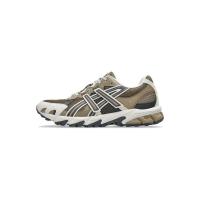 ASICS跑步鞋男舒适穿着缓震效果抓地力强透气性能棕色配色