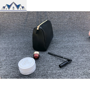 韩国简约化妆包包大容量pu皮质大码便携欧美个性旅行收纳包洗漱包 三维工匠