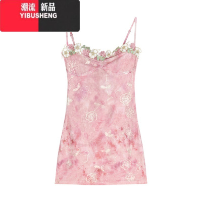 YIBUSHENG粉红色花朵刺绣吊带连衣裙女季修身辣妹短裙显身材收腰包臀裙子