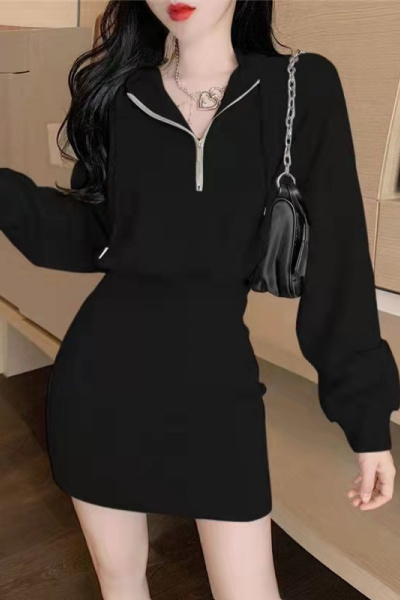 纯欲风辣妹短款连帽卫衣裙春夏长袖收腰包臀短裙小个子黑色连衣裙