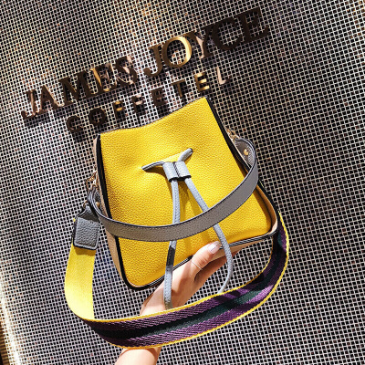 新款韩版ins包撞色水桶包新款潮女式百搭宽带单肩斜挎手提包SN7185-定制黄色黄色