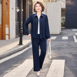 2026年女装新款妈妈装运动40-50-60岁休闲中老年女士春装两件套50