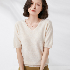 春秋季中袖非羊毛针织短袖上衣女新款气质V领修身五分袖打底衫潮