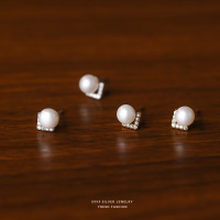 s999足银V形 镶锆石珍珠耳钉女法式复古浪漫轻奢设计气质耳饰批发送女朋友老婆情人节七夕生日礼物