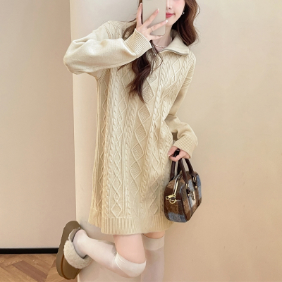 [3件8.5折161.4元,叠加优惠券]唐狮米白翻领绞花设计感连衣裙女新款秋季奶fufu针织裙子qd