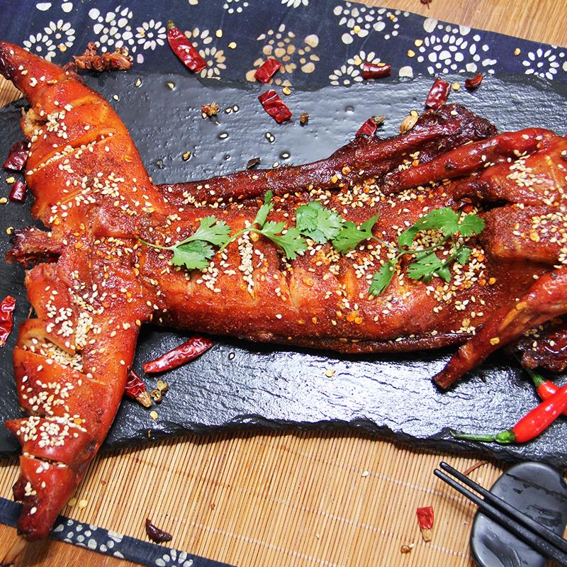 四川特产麻辣手撕兔烤兔新鲜现做整只烤全兔五香冷吃兔肉美味小吃