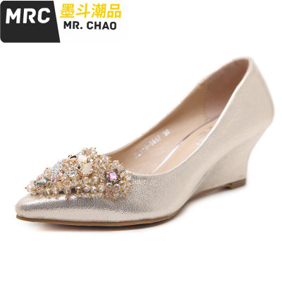 2020春季新款网红金色婚鞋坡跟单鞋女水钻尖头浅口狐狸头串珠百搭墨斗潮品休闲鞋