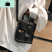 2020女新款包包韩版秋冬水桶包磨砂手提包百搭单肩斜挎包小箱子包NEW LAKE女士单肩包