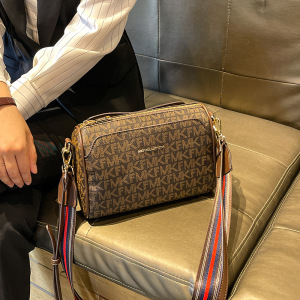 MKJF包包女2023新款韩版单肩斜跨包枕头包时尚波士顿包宽肩带百搭腰包小包