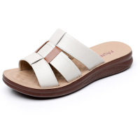 夏季新款真皮妈妈拖鞋外穿中年时尚拼色中老年凉拖老人防滑凉拖鞋