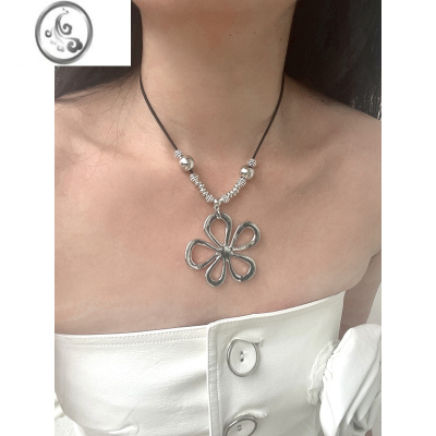 JiMi可爱复古花朵吊坠皮绳项链女ins风高级感辣妹简约银色锁骨链百搭
