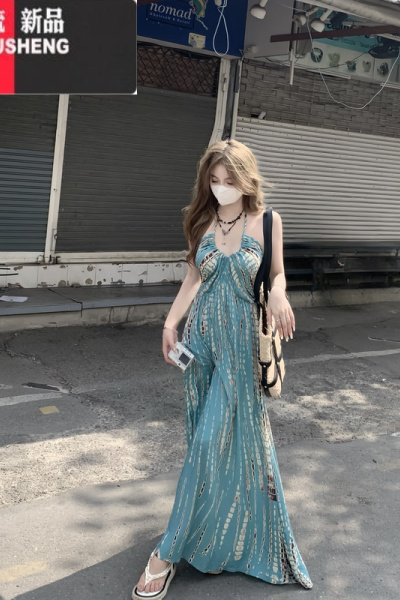 YIBUSHENG复古波西米亚风露背挂脖连衣裙女季收腰显瘦中长裙休闲小众裙子 蓝绿色 均码