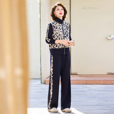 新款女装妈妈装运动套装时尚休闲中老年装衣服大码宽松秋装女