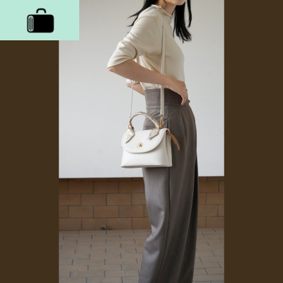 了然/通勤单肩斜挎手提女包2020春夏新款翻盖锁扣大容量NEW LAKE女斜挎包