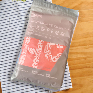 宏创优品一次性桌布加厚防油防水家用圆桌方桌通用