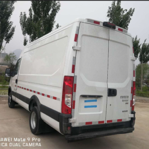 依维柯 NJ5046XXYEE 选装前后行驶记录仪